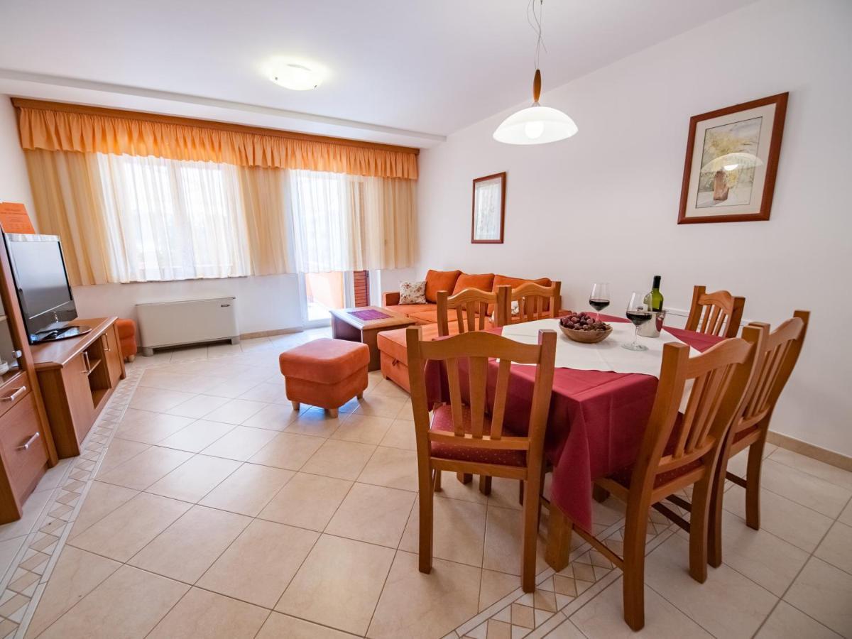 Villa Magnolija Cres Exteriör bild